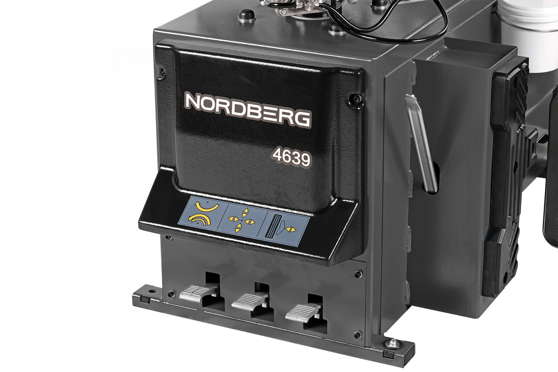 NORDBERG 4639G 380 — шильдик с техническими характеристиками
