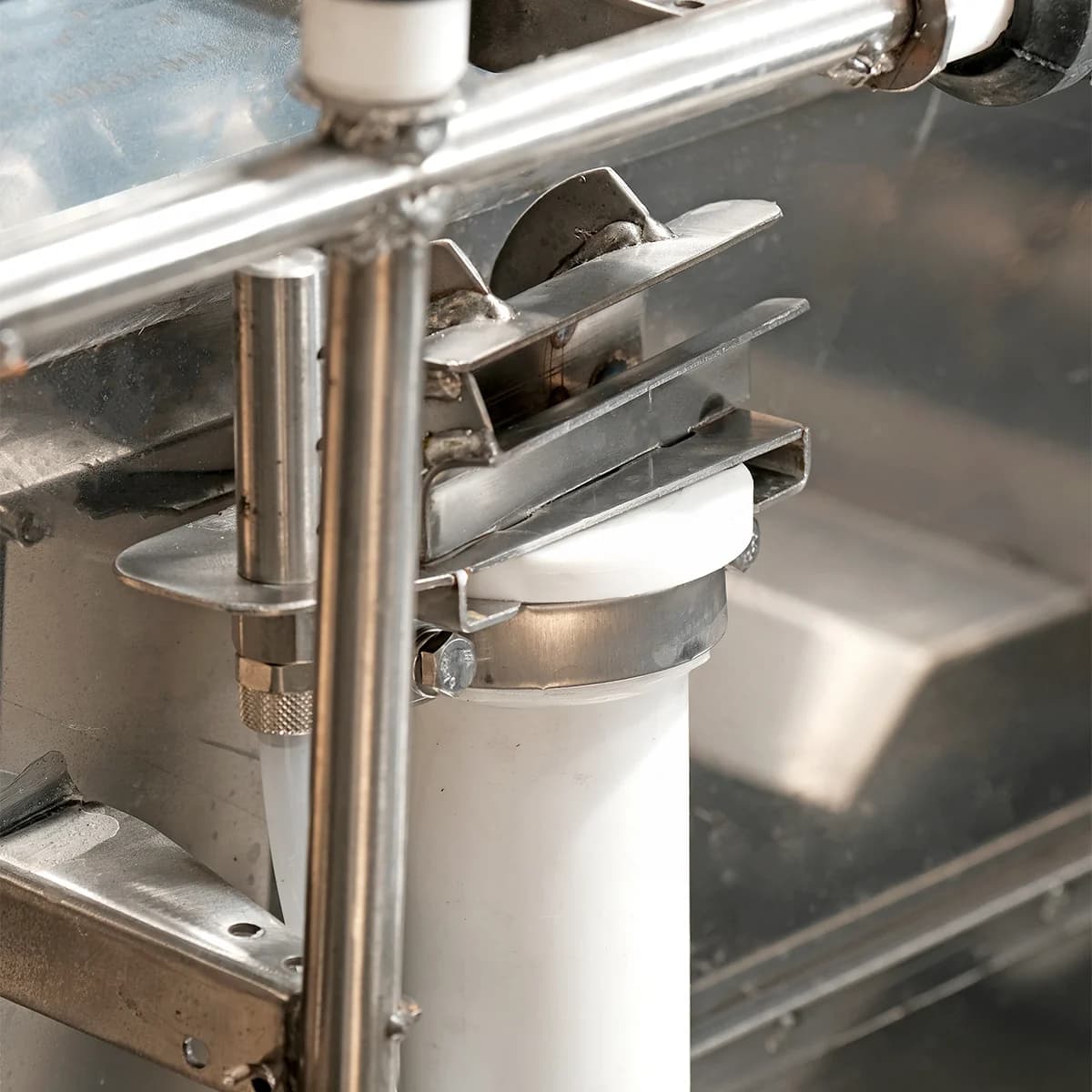 Мойка колёс автоматическая Nordberg NW330(G) — 330 л / без нагрева / серая