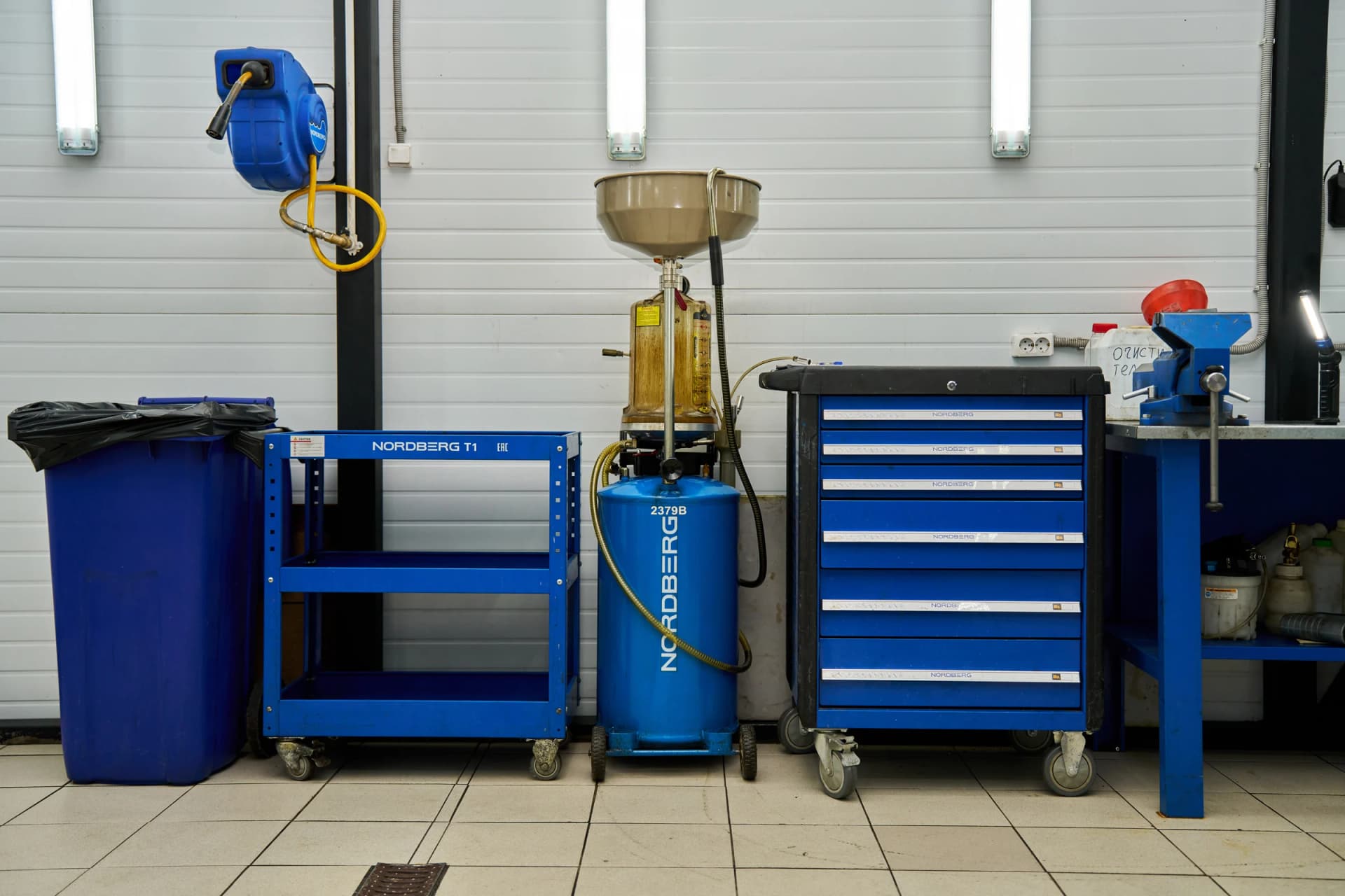 Тележка NORDBERG T6N — 6 ящиков нагрузка 350 кг замок в каждом ящике синяя 800×470×980 мм