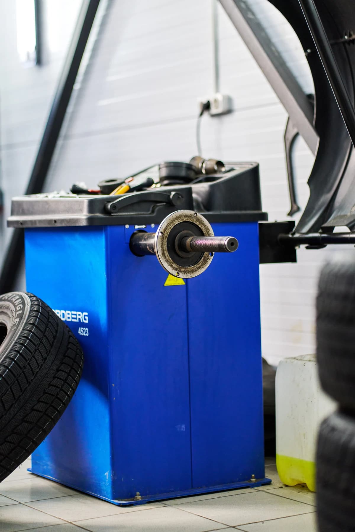 NORDBERG 4523 — крепление к полу, анкерные точки