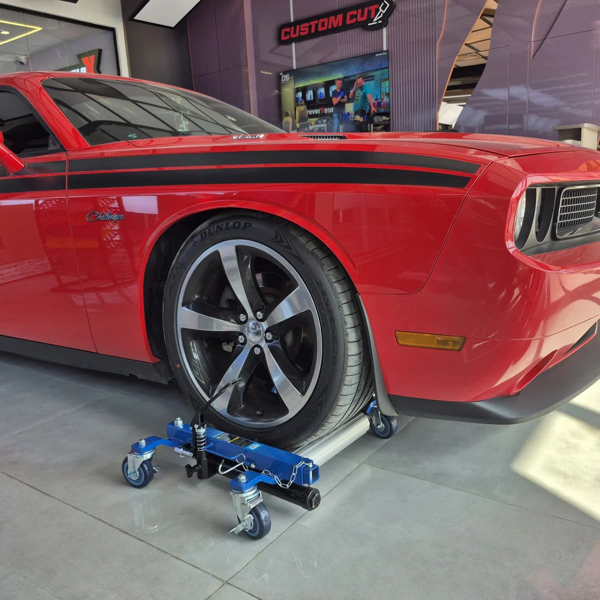 Тележка гидравлическая для перемещения автомобиля