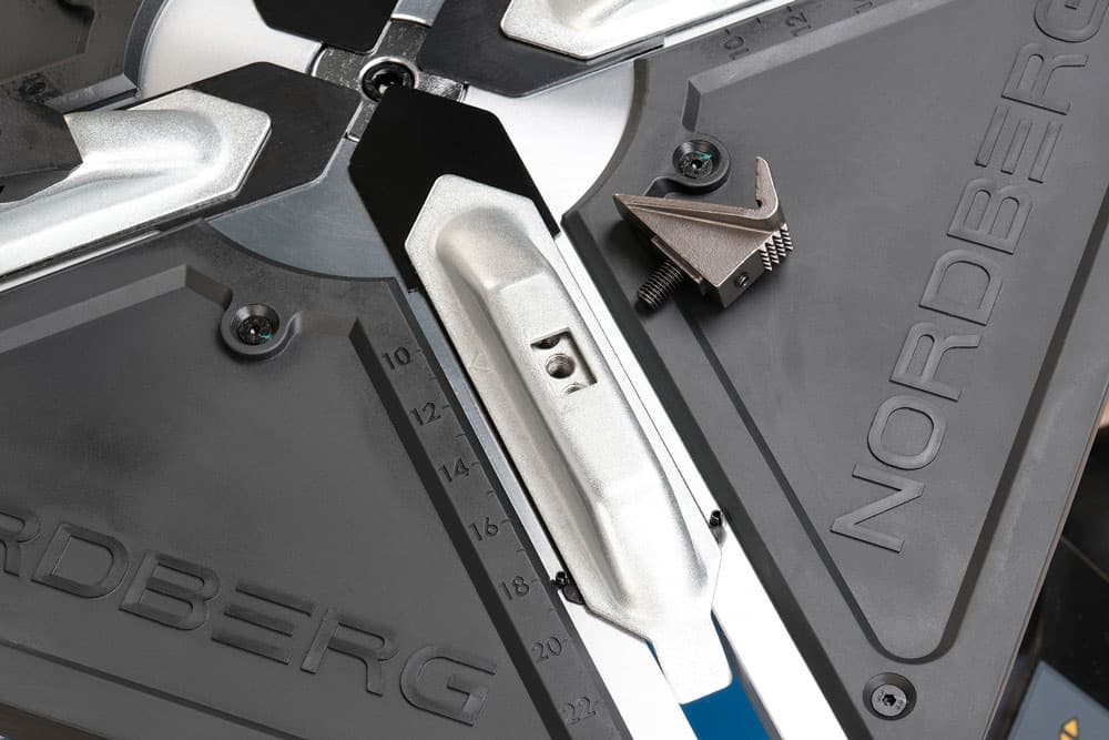 NORDBERG 4642(B) — пневматическая колонна с монтажной головкой