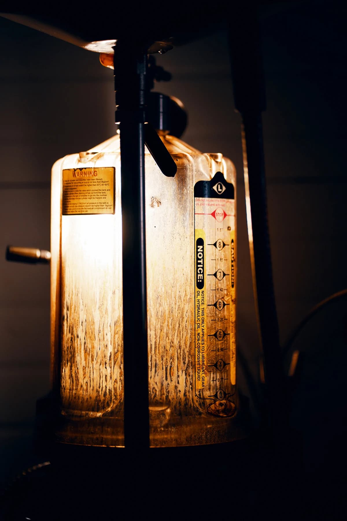 Установка для сбора масла Nordberg 2379B — пневматическая, 65 л, синяя, с осмотровой колбой