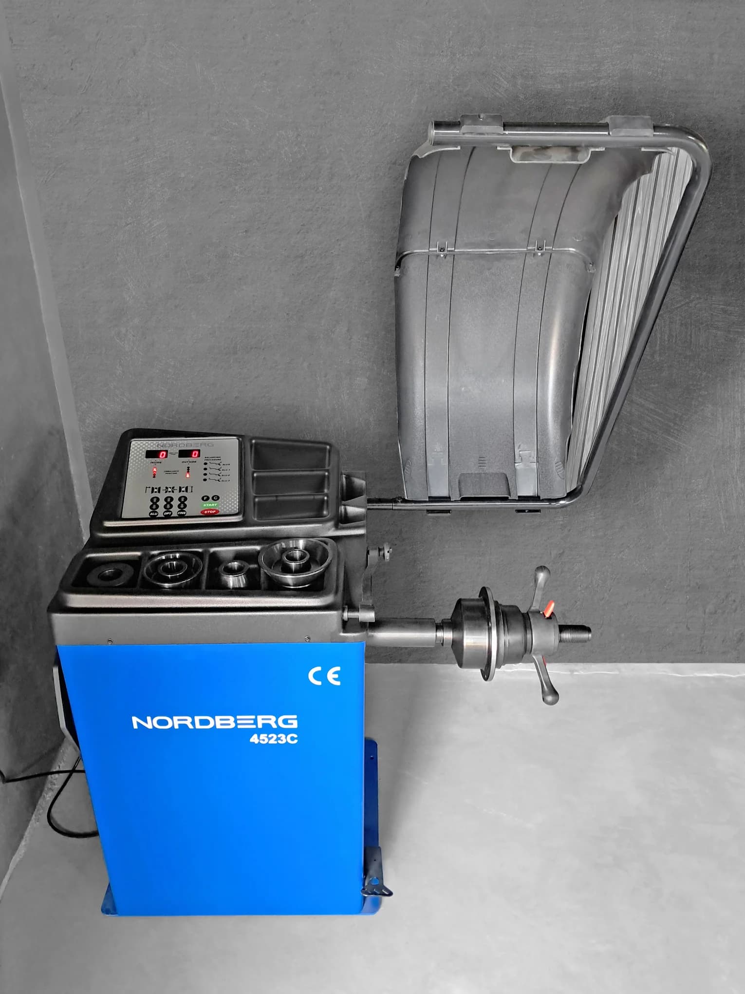 Балансировочный станок NORDBERG 4523C — рабочее место оператора