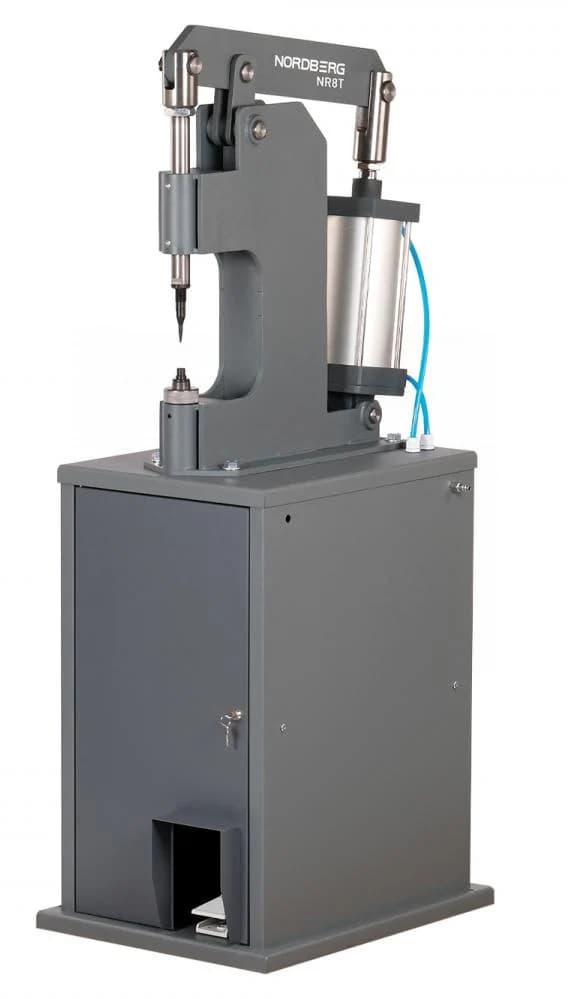 Клепальный станок пневматический Nordberg NR8T — цилиндр 125 мм, с тумбой