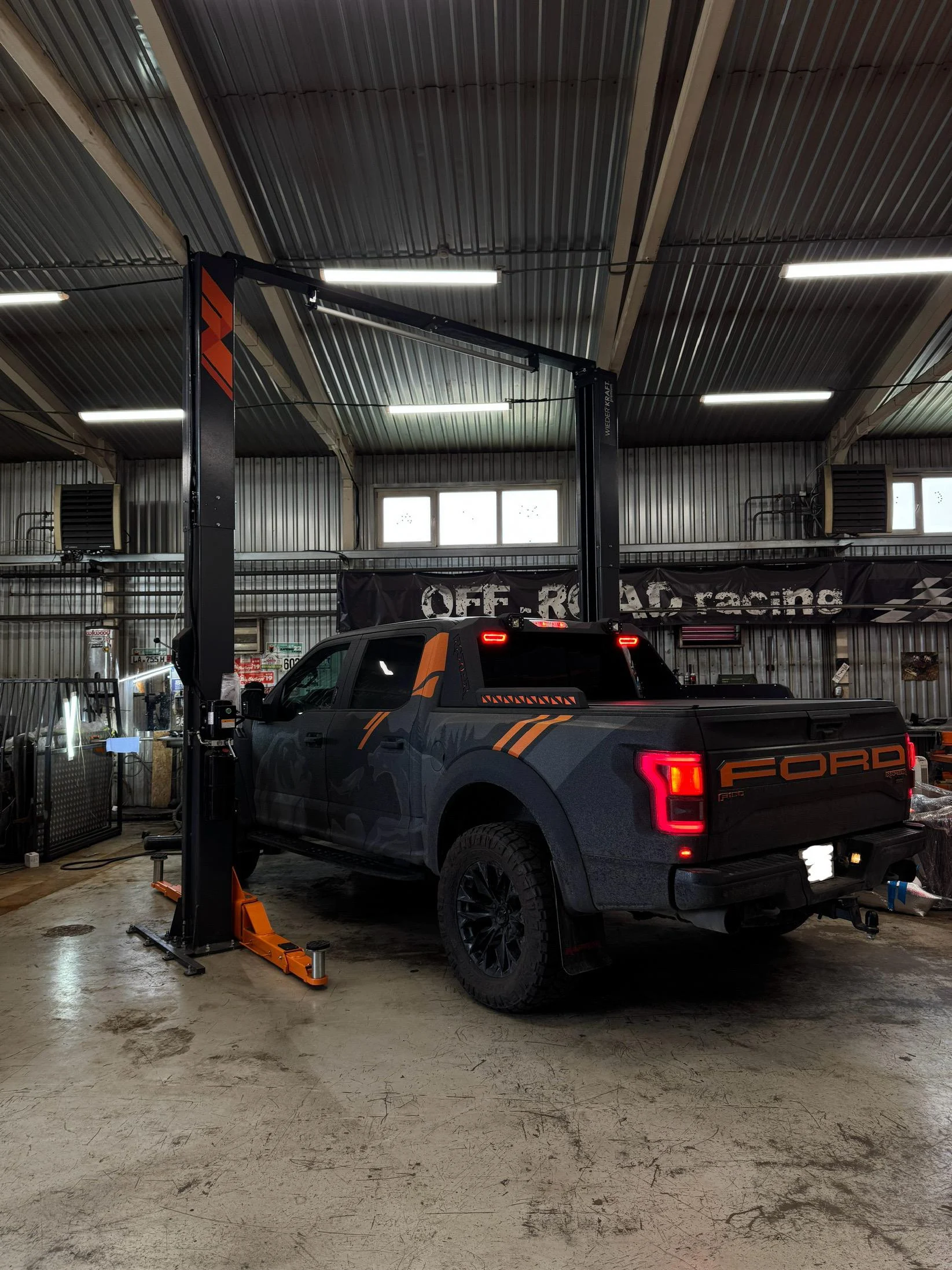 Монтаж оборудования